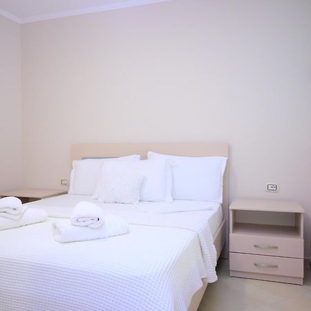 Eleana'S Apartament Sarandë Eksteriør bilde