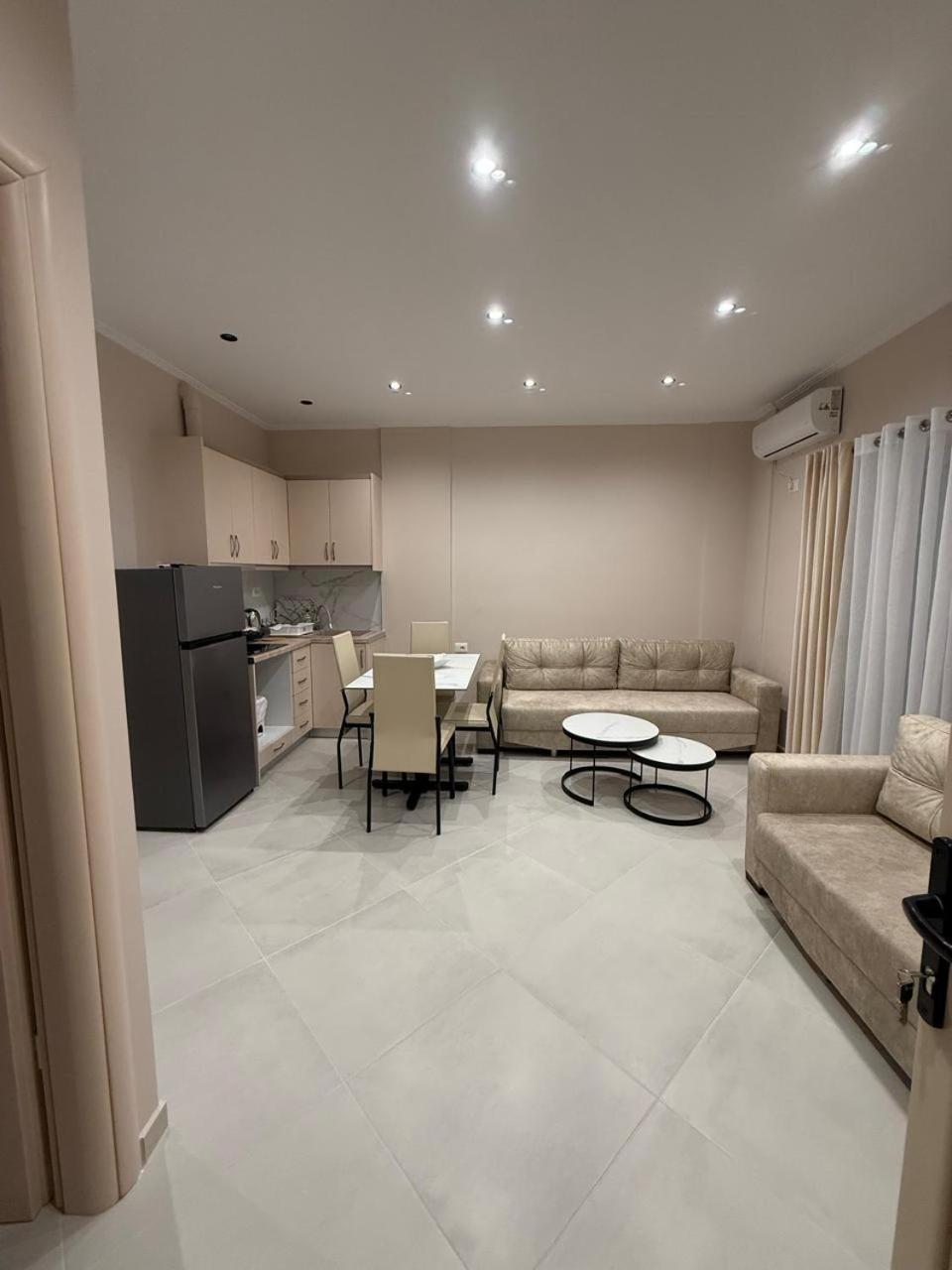Eleana'S Apartament Sarandë Rom bilde